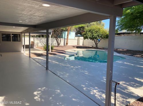 8542 Calle Bolivar, Tucson AZ  85715-5409 exterior