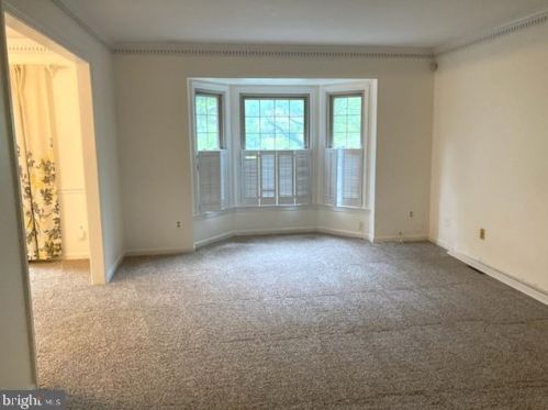 15305 Manor Village Ln, Rockville MD  20853-1834 exterior