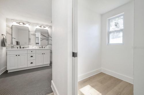 1220 Clifton St, Tampa FL  33604-6810 exterior