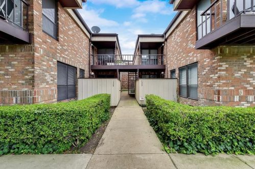 6036 Birchbrook Dr, Dallas, TX 75206-4498