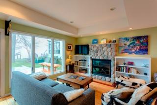 2309 Middleton Beach Rd, Madison, WI 53562-2908