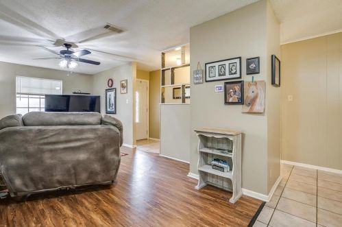 240 Cindy Ln, Burleson TX 76028-3842 exterior