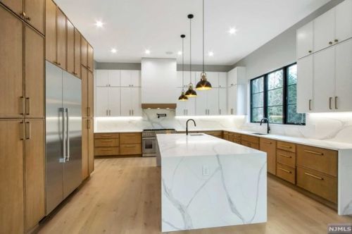 116 Lk Rd, Demarest NJ 07627-2236 exterior