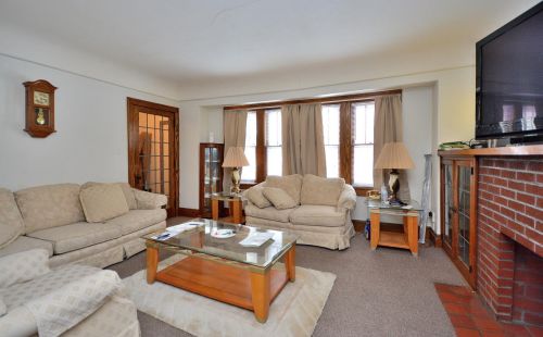 2831 48th St, Milwaukee, WI 53210-1755