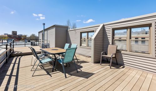 1100 Cornelia Ave, Chicago IL  60657-1508 exterior