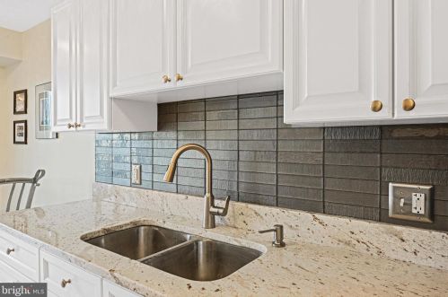 19385 Cypress Ridge Ter, Leesburg, VA 20176-5162