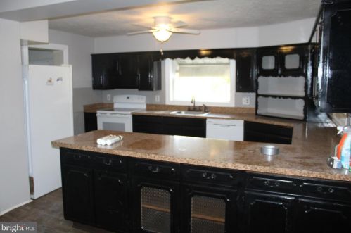 1232 Baltimore St, Hanover PA  17331-4405 exterior