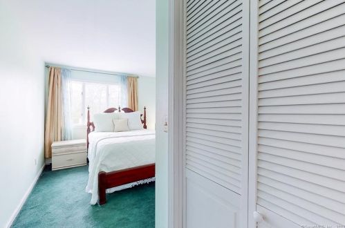 47 Waterman St, Killingly CT 06239-4240 exterior