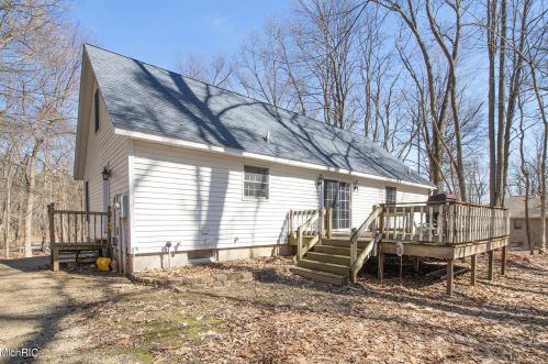 1944 Lincoln Rd, Allegan MI 49010-9435 exterior