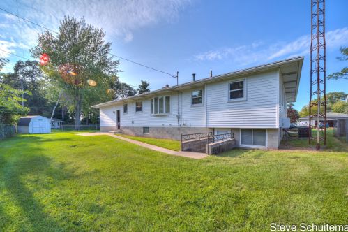 1569 Marlboro Rd, Meskegon MI exterior