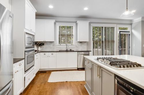 1716 Barfield Run, Atlanta GA  30318-2779 exterior