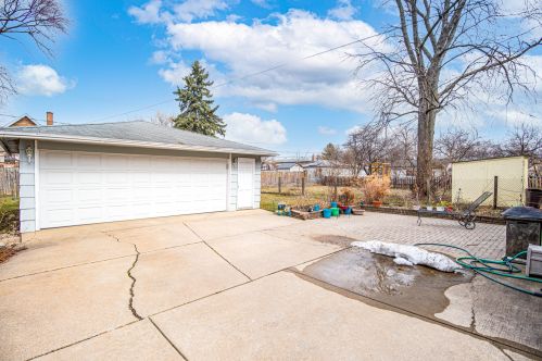 3832 116 St, Chicago IL 60803-6240 exterior