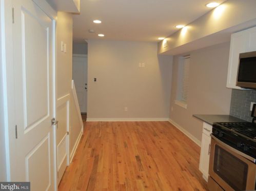 764 9th St, Philadelphia PA  19147-2837 exterior