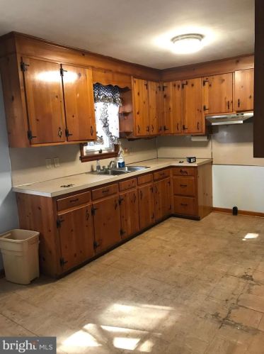 40 Yoe Dr, Red Lion PA  17356-9087 exterior