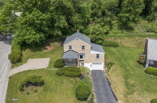 636 Pennwood Dr, Pittsburgh, PA 15235-4319