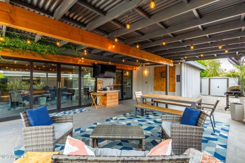 2629 Cinnabar Ave, Phoenix AZ  85028-4357 exterior