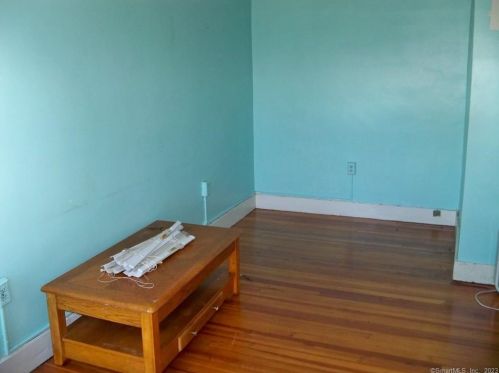 104 Meadow St, Wallingford CT 06492-3614 exterior