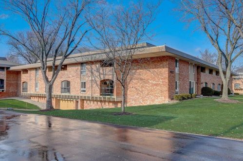 11927 Appleton Ave, Milwaukee WI  53224-4952 exterior