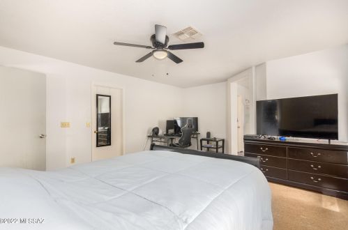 9962 Depot Dr, Tucson AZ 85747-5158 exterior