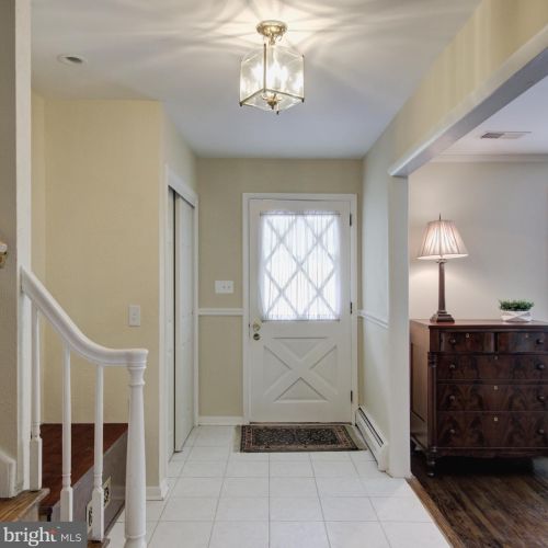 735 Hickory Ln, Berwyn PA 19312-1438 exterior