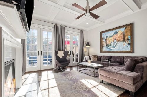 1035 Clb Ct, Atlanta GA 30319-7400 exterior