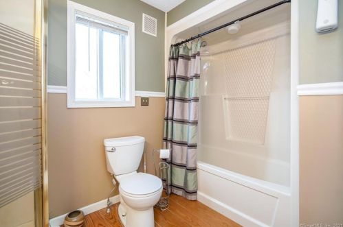 7 Ln St, Seymour CT 06483-3333 exterior