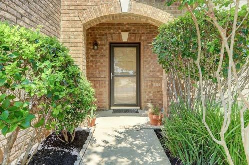 6920 Derby Downs Dr, Austin, TX 78747-3971