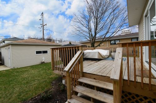 1638 74th Ct, Chicago IL  60707-4221 exterior