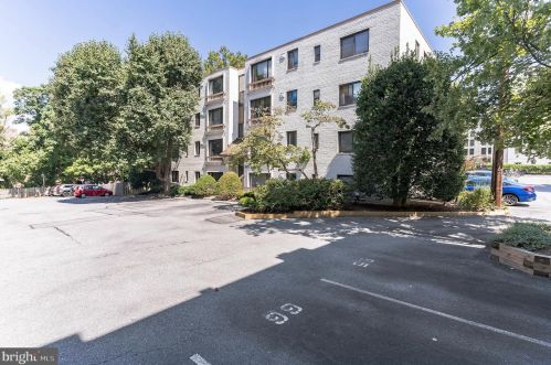 3825 Davis Pl, Washington DC 20007-1320 exterior