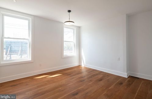 2833 Jackson St, Philadelphia PA  19145-2426 exterior