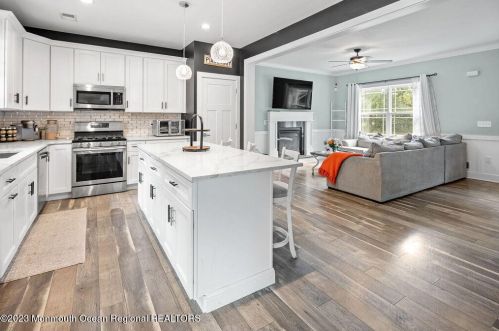 908 Calvin St, Lacey NJ 08731-1056 exterior