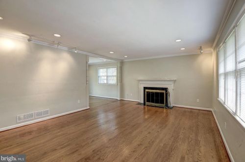 4125 25th Pl, Arlington VA  22207-5104 exterior