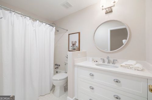 7330 Hunters Branch Dr, Atlanta GA  30328-1721 exterior