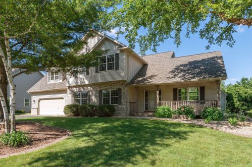 1410 Wildflower Ln, Chaska, MN 55318-9738