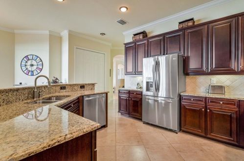 10130 Biscayne Bay Ln, Naples FL 34120-3754 exterior