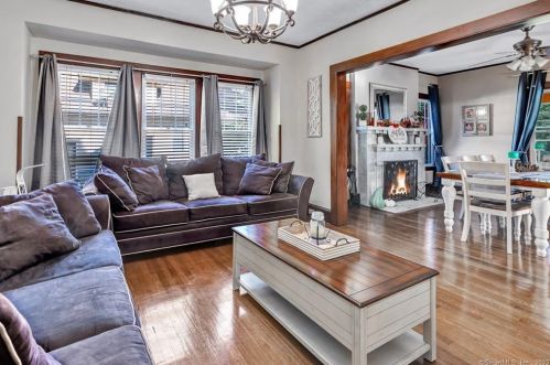 448 New Haven Ave, Derby CT 06418-2518 exterior