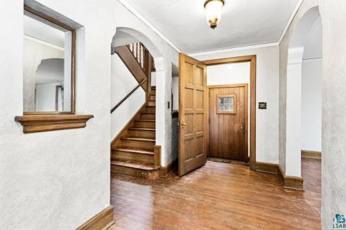 1 Hawthorne Rd, Duluth MN 55812-1936 exterior