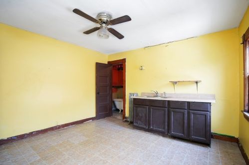 54 Lester St, Springfield MA 01108-2140 exterior