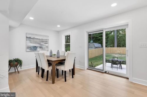 6705 Buttermere Ln, Bethesda MD  20817-1528 exterior