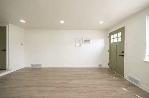 110 Briarwood Dr, Pittsburgh PA  15235-4301 exterior