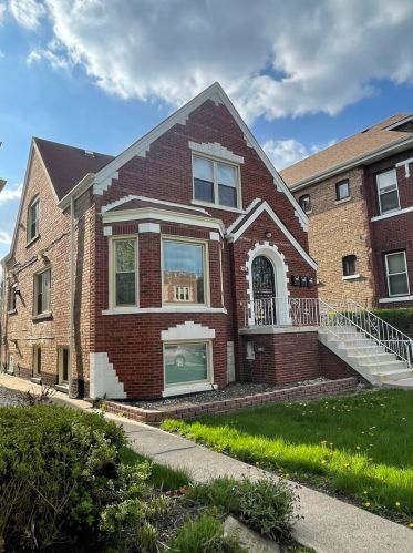 7036 Fairfield Ave, Chicago, IL 60629-1915