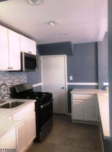 24 Chapman Pl, Irvington NJ  07111-1918 exterior