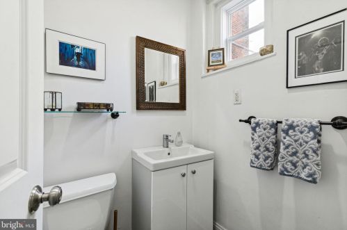 618 19 St, Philadelphia PA 19146-4655 exterior