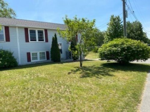 270 Main St, Seabrook NH 03874-4516 exterior