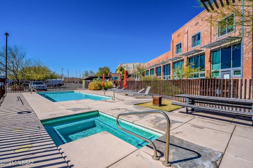 1001 17th St, Tucson AZ  85719-6767 exterior