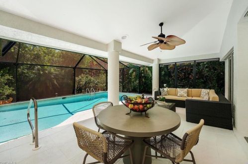 6628 New Hvn Cir, Naples FL 34109-7220 exterior