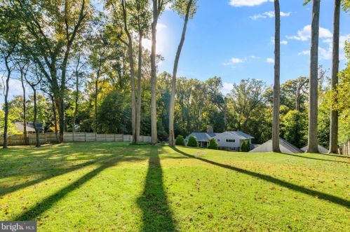 160 Paxon Holw Rd, Media PA 19063-1163 exterior