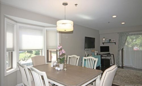 8 Oakwood Ave, Norwalk, CT 06850-1340