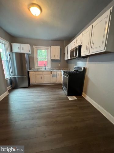 213 Hamilton Ave, Darby PA 19023-2004 exterior