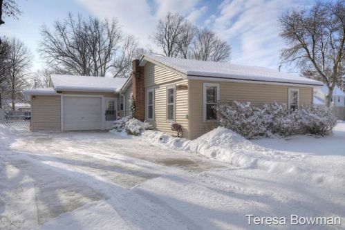 744 Fremont St, Middlevle, MI 49333-8666